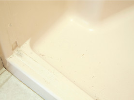 Fiberglass Tub Refinishing - Before Transformation