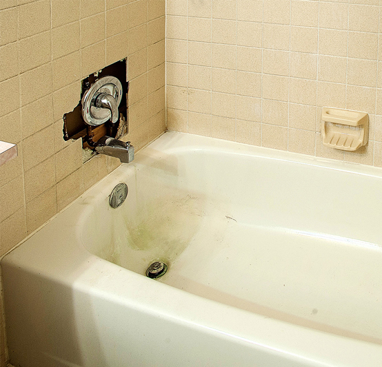 Porcelain Tub Refinishing Before